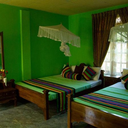 Отель Iduwara Guest Сигирия Экстерьер фото