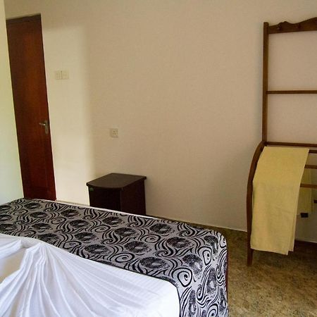 Отель Iduwara Guest Сигирия Экстерьер фото