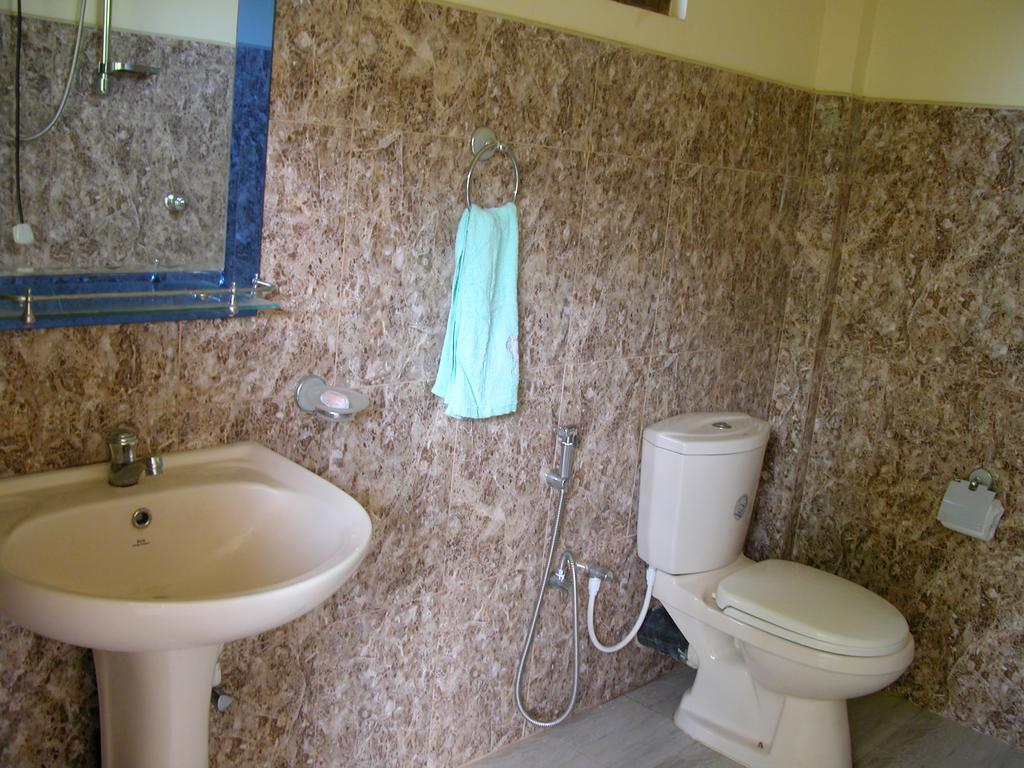 Отель Iduwara Guest Сигирия Экстерьер фото