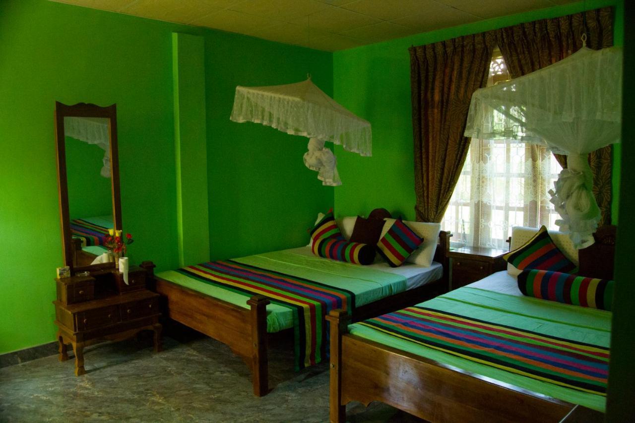 Отель Iduwara Guest Сигирия Экстерьер фото