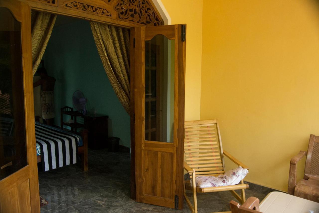 Отель Iduwara Guest Сигирия Экстерьер фото