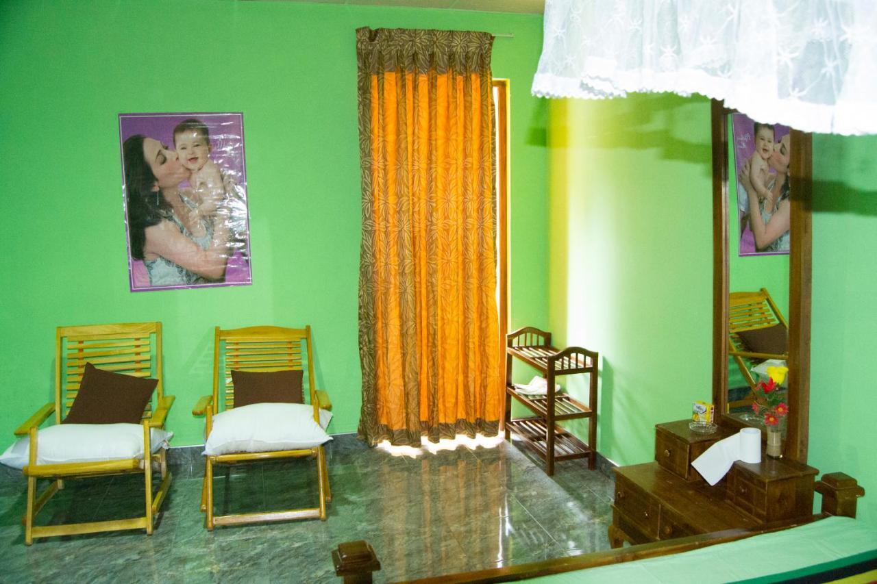 Отель Iduwara Guest Сигирия Экстерьер фото