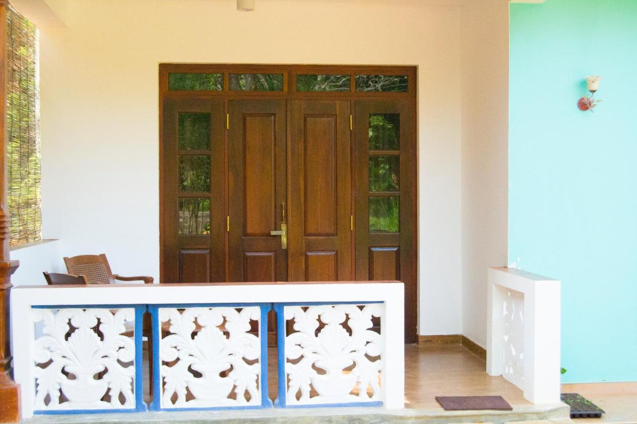 Отель Iduwara Guest Сигирия Экстерьер фото