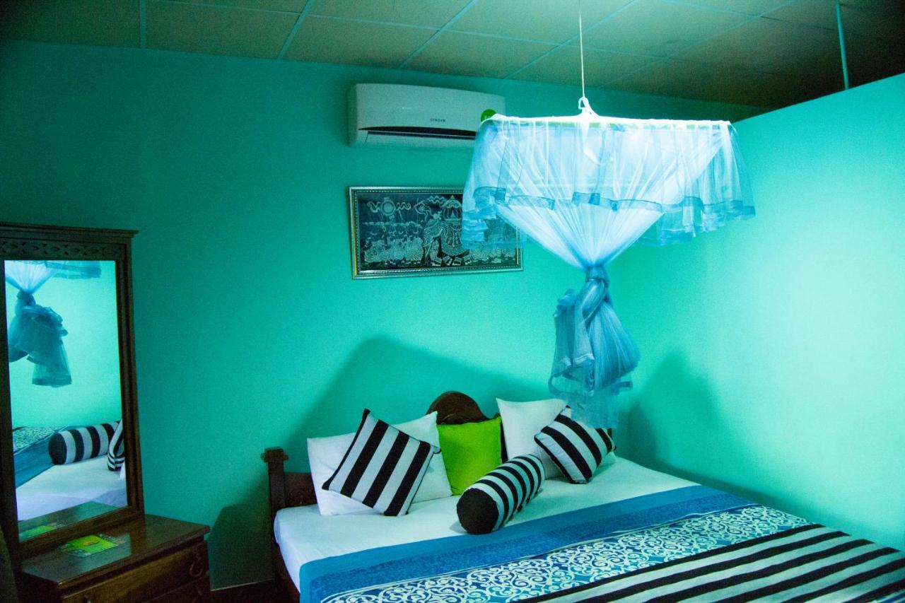 Отель Iduwara Guest Сигирия Экстерьер фото